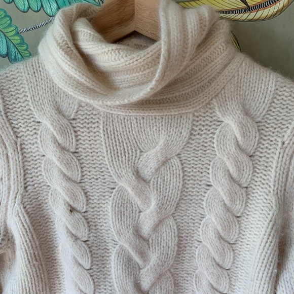 Angora/Wool sweater - Picture 2 of 5